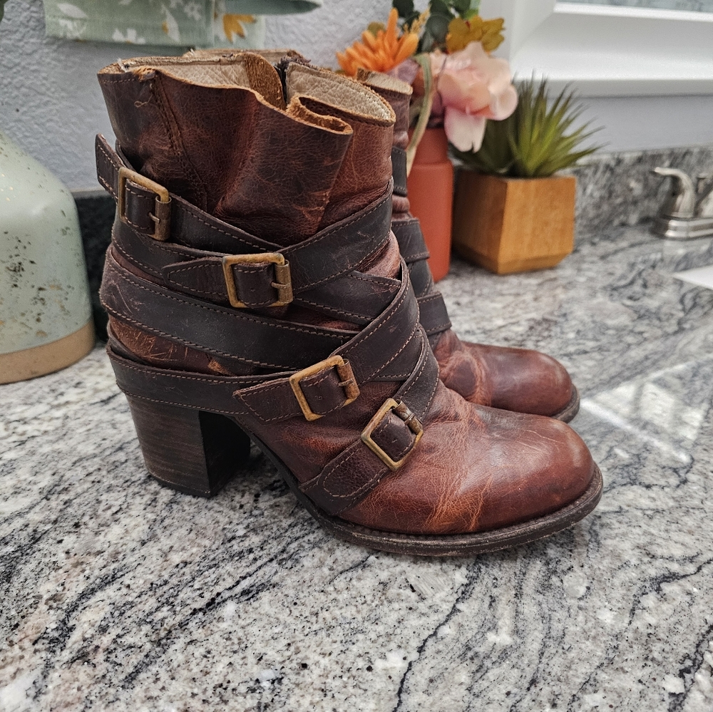 Freebird hustle size 10
